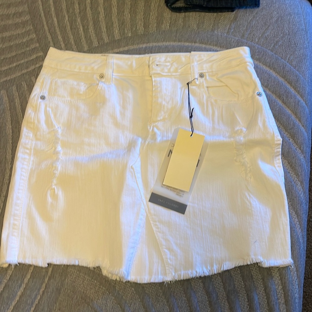 Women’s short denim skirt brand new